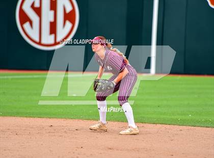 Thumbnail 3 in Ganado vs. Riesel (UIL Softball 2A Div 1 Final) photogallery.