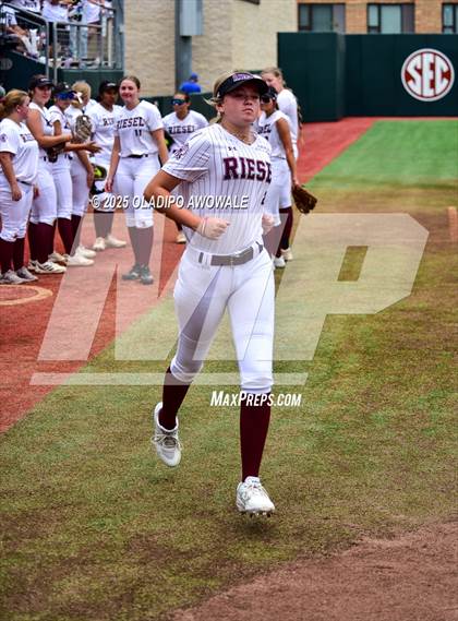 Thumbnail 3 in Ganado vs. Riesel (UIL Softball 2A Div 1 Final) photogallery.