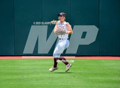 Thumbnail 2 in Ganado vs. Riesel (UIL Softball 2A Div 1 Final) photogallery.