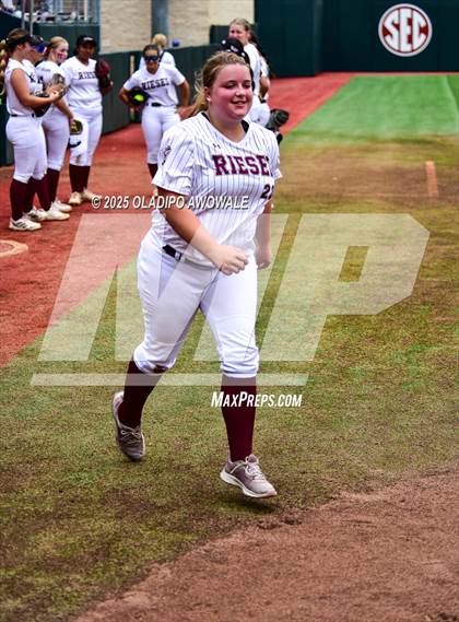 Thumbnail 3 in Ganado vs. Riesel (UIL Softball 2A Div 1 Final) photogallery.