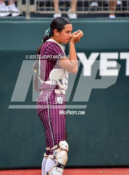Thumbnail 1 in Ganado vs. Riesel (UIL Softball 2A Div 1 Final) photogallery.