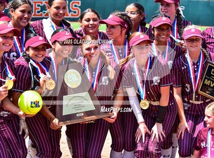 Thumbnail 3 in Ganado vs. Riesel (UIL Softball 2A Div 1 Final) photogallery.