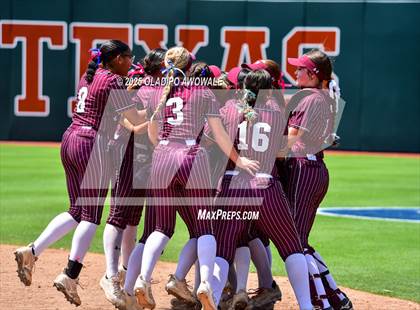 Thumbnail 3 in Ganado vs. Riesel (UIL Softball 2A Div 1 Final) photogallery.