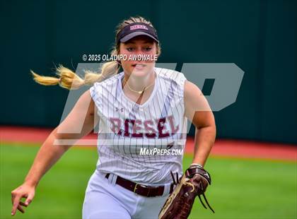 Thumbnail 1 in Ganado vs. Riesel (UIL Softball 2A Div 1 Final) photogallery.