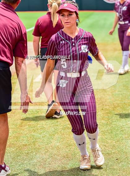 Thumbnail 2 in Ganado vs. Riesel (UIL Softball 2A Div 1 Final) photogallery.