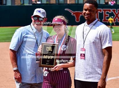Thumbnail 3 in Ganado vs. Riesel (UIL Softball 2A Div 1 Final) photogallery.