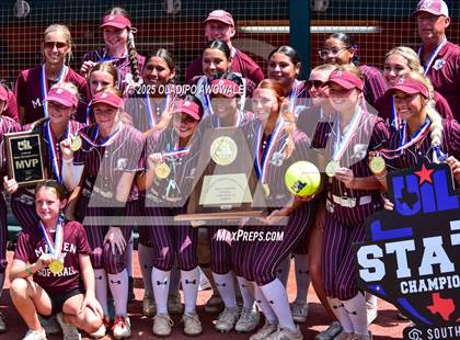 Thumbnail 1 in Ganado vs. Riesel (UIL Softball 2A Div 1 Final) photogallery.