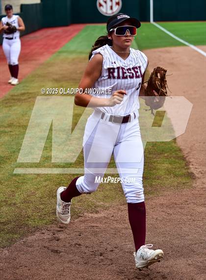 Thumbnail 3 in Ganado vs. Riesel (UIL Softball 2A Div 1 Final) photogallery.
