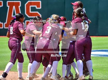 Thumbnail 1 in Ganado vs. Riesel (UIL Softball 2A Div 1 Final) photogallery.