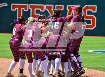Thumbnail 2 in Ganado vs. Riesel (UIL Softball 2A Div 1 Final) photogallery.