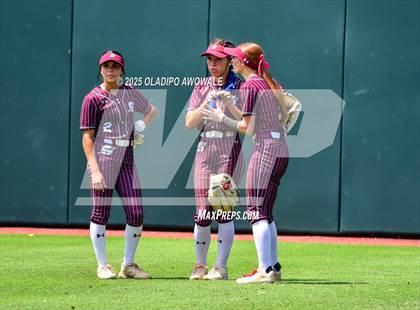 Thumbnail 2 in Ganado vs. Riesel (UIL Softball 2A Div 1 Final) photogallery.