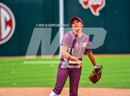 Thumbnail 2 in Ganado vs. Riesel (UIL Softball 2A Div 1 Final) photogallery.