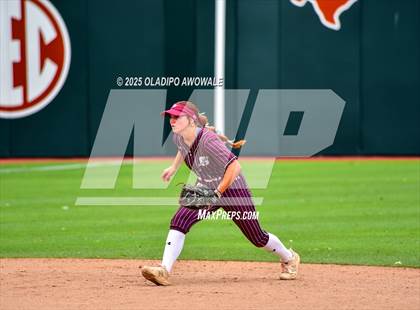 Thumbnail 2 in Ganado vs. Riesel (UIL Softball 2A Div 1 Final) photogallery.