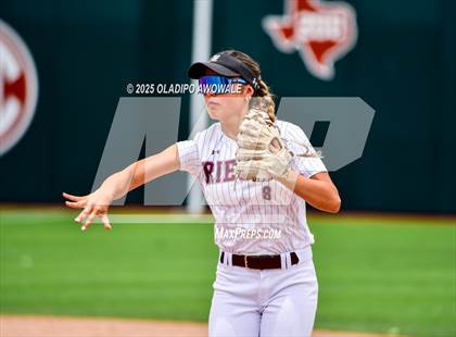 Thumbnail 1 in Ganado vs. Riesel (UIL Softball 2A Div 1 Final) photogallery.