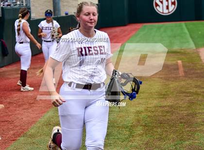 Thumbnail 2 in Ganado vs. Riesel (UIL Softball 2A Div 1 Final) photogallery.