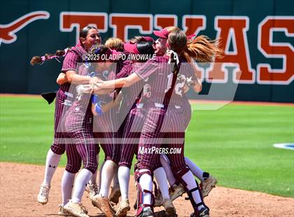 Thumbnail 3 in Ganado vs. Riesel (UIL Softball 2A Div 1 Final) photogallery.