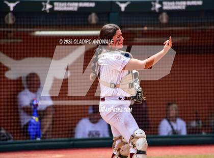 Thumbnail 2 in Ganado vs. Riesel (UIL Softball 2A Div 1 Final) photogallery.