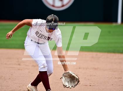 Thumbnail 2 in Ganado vs. Riesel (UIL Softball 2A Div 1 Final) photogallery.
