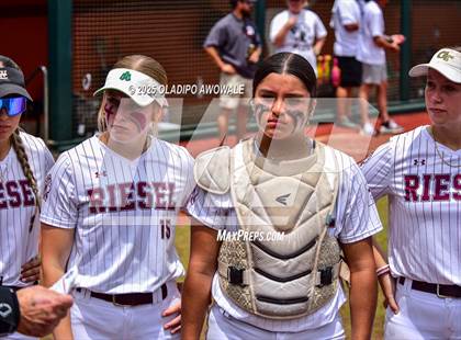 Thumbnail 1 in Ganado vs. Riesel (UIL Softball 2A Div 1 Final) photogallery.