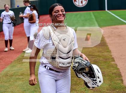 Thumbnail 1 in Ganado vs. Riesel (UIL Softball 2A Div 1 Final) photogallery.