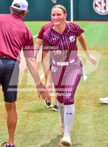 Thumbnail 1 in Ganado vs. Riesel (UIL Softball 2A Div 1 Final) photogallery.