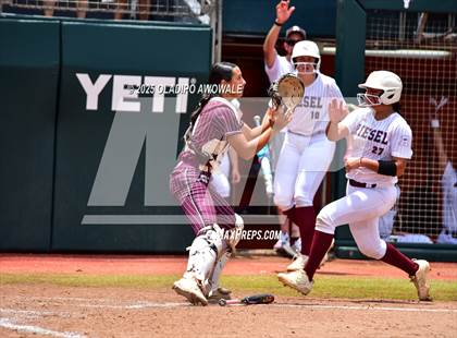 Thumbnail 2 in Ganado vs. Riesel (UIL Softball 2A Div 1 Final) photogallery.