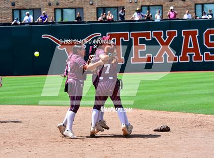 Thumbnail 2 in Ganado vs. Riesel (UIL Softball 2A Div 1 Final) photogallery.