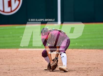 Thumbnail 2 in Ganado vs. Riesel (UIL Softball 2A Div 1 Final) photogallery.