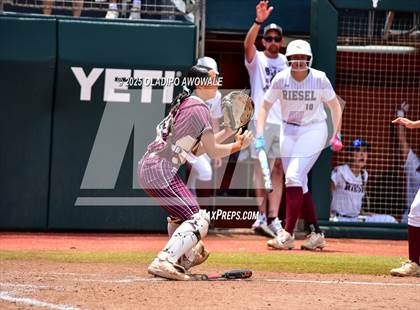 Thumbnail 1 in Ganado vs. Riesel (UIL Softball 2A Div 1 Final) photogallery.
