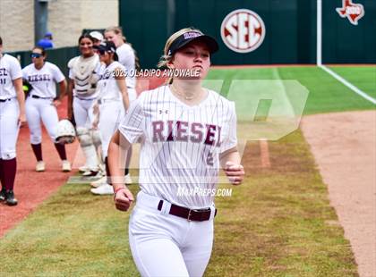 Thumbnail 1 in Ganado vs. Riesel (UIL Softball 2A Div 1 Final) photogallery.