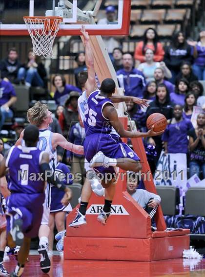 Thumbnail 2 in Central Valley Christian vs. Washington Union (CIF CS D4 Final) photogallery.