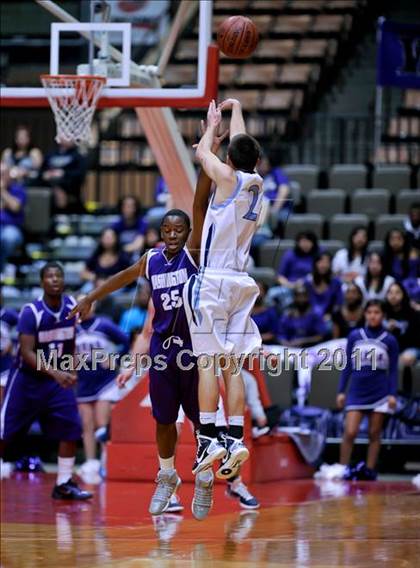 Thumbnail 1 in Central Valley Christian vs. Washington Union (CIF CS D4 Final) photogallery.