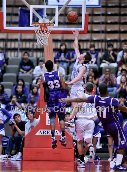 Thumbnail 1 in Central Valley Christian vs. Washington Union (CIF CS D4 Final) photogallery.