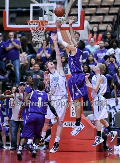 Thumbnail 1 in Central Valley Christian vs. Washington Union (CIF CS D4 Final) photogallery.