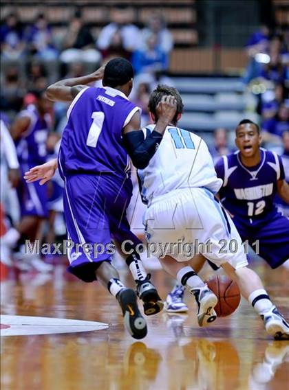 Thumbnail 2 in Central Valley Christian vs. Washington Union (CIF CS D4 Final) photogallery.