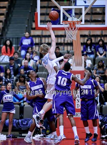 Thumbnail 3 in Central Valley Christian vs. Washington Union (CIF CS D4 Final) photogallery.