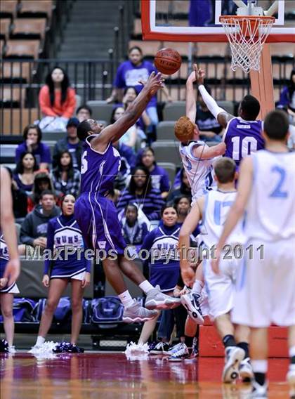 Thumbnail 1 in Central Valley Christian vs. Washington Union (CIF CS D4 Final) photogallery.