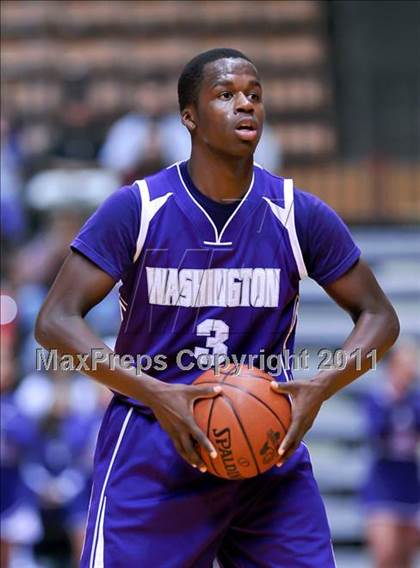 Thumbnail 3 in Central Valley Christian vs. Washington Union (CIF CS D4 Final) photogallery.