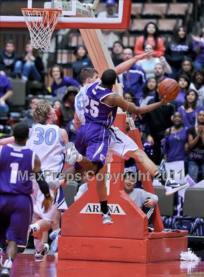 Thumbnail 3 in Central Valley Christian vs. Washington Union (CIF CS D4 Final) photogallery.