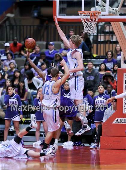 Thumbnail 3 in Central Valley Christian vs. Washington Union (CIF CS D4 Final) photogallery.