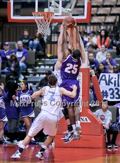 Thumbnail 1 in Central Valley Christian vs. Washington Union (CIF CS D4 Final) photogallery.