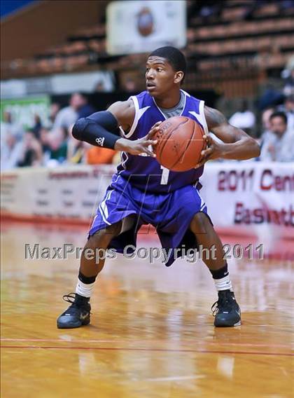 Thumbnail 3 in Central Valley Christian vs. Washington Union (CIF CS D4 Final) photogallery.