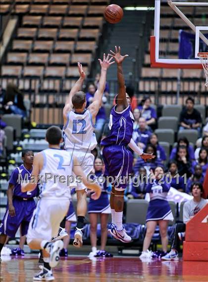 Thumbnail 3 in Central Valley Christian vs. Washington Union (CIF CS D4 Final) photogallery.