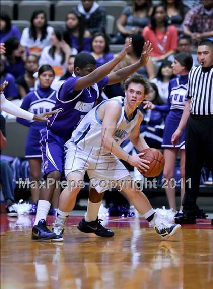 Thumbnail 1 in Central Valley Christian vs. Washington Union (CIF CS D4 Final) photogallery.
