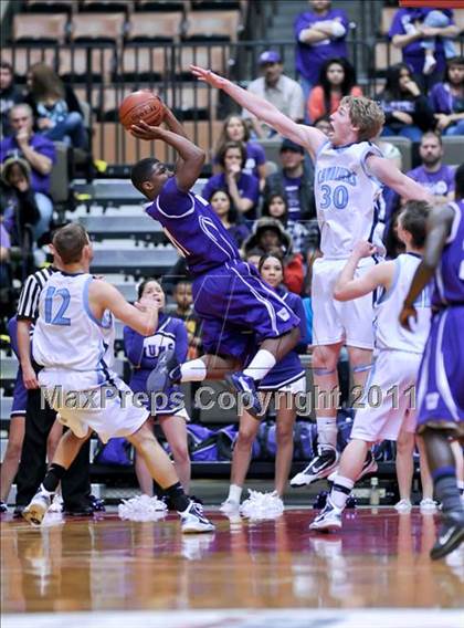 Thumbnail 1 in Central Valley Christian vs. Washington Union (CIF CS D4 Final) photogallery.