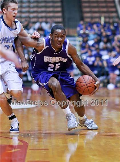 Thumbnail 1 in Central Valley Christian vs. Washington Union (CIF CS D4 Final) photogallery.