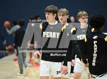 Thumbnail 1 in Shaker Heights vs. Perry (OHSAA Division 2 Regional Final) photogallery.