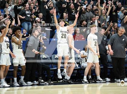 Thumbnail 3 in Shaker Heights vs. Perry (OHSAA Division 2 Regional Final) photogallery.