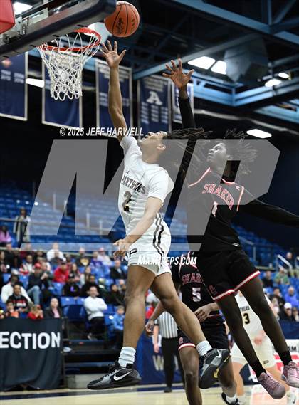 Thumbnail 3 in Shaker Heights vs. Perry (OHSAA Division 2 Regional Final) photogallery.