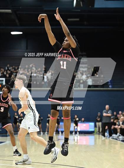 Thumbnail 1 in Shaker Heights vs. Perry (OHSAA Division 2 Regional Final) photogallery.